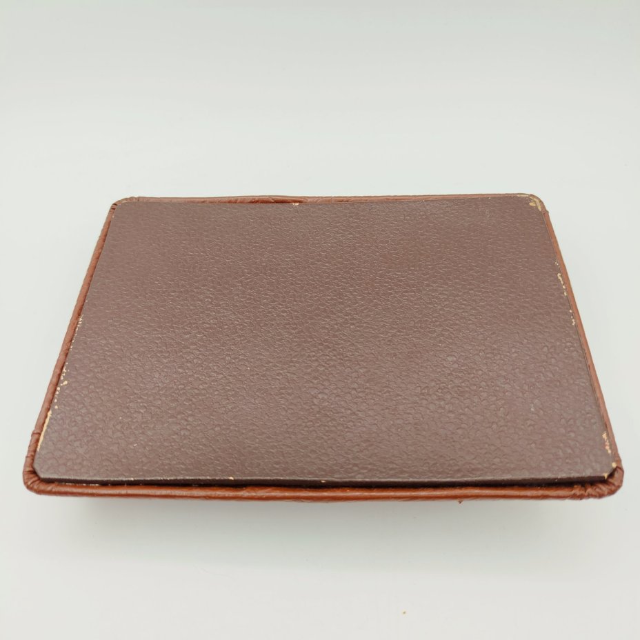 Основа под блокнот отрывной "Глухарь", мельхиор (медь-никель), искусственная кожа, Московский завод ювелирных и металлических изделий (МЮЗ), СССР, 1960-1980 гг.