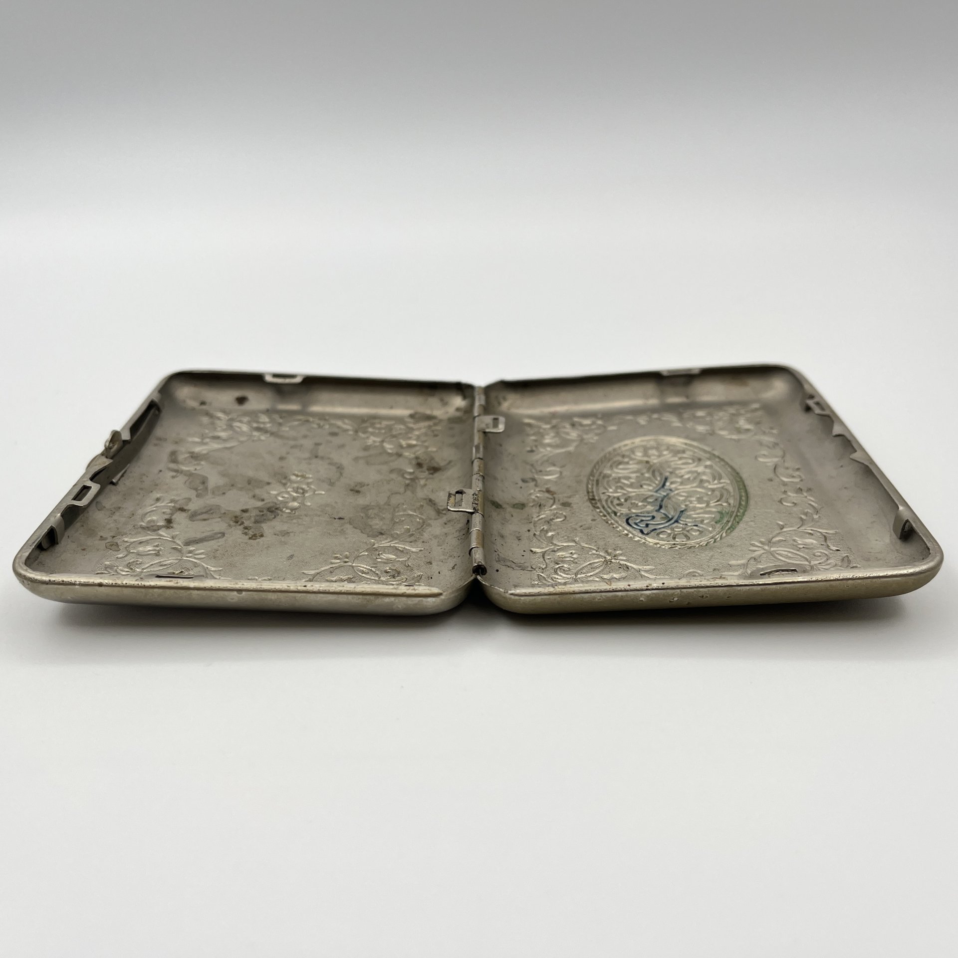 Портсигар с растительным декором, металл, эмаль, Ленэмальер (Ленинградский эмальер), СССР, 1950-1970 гг.