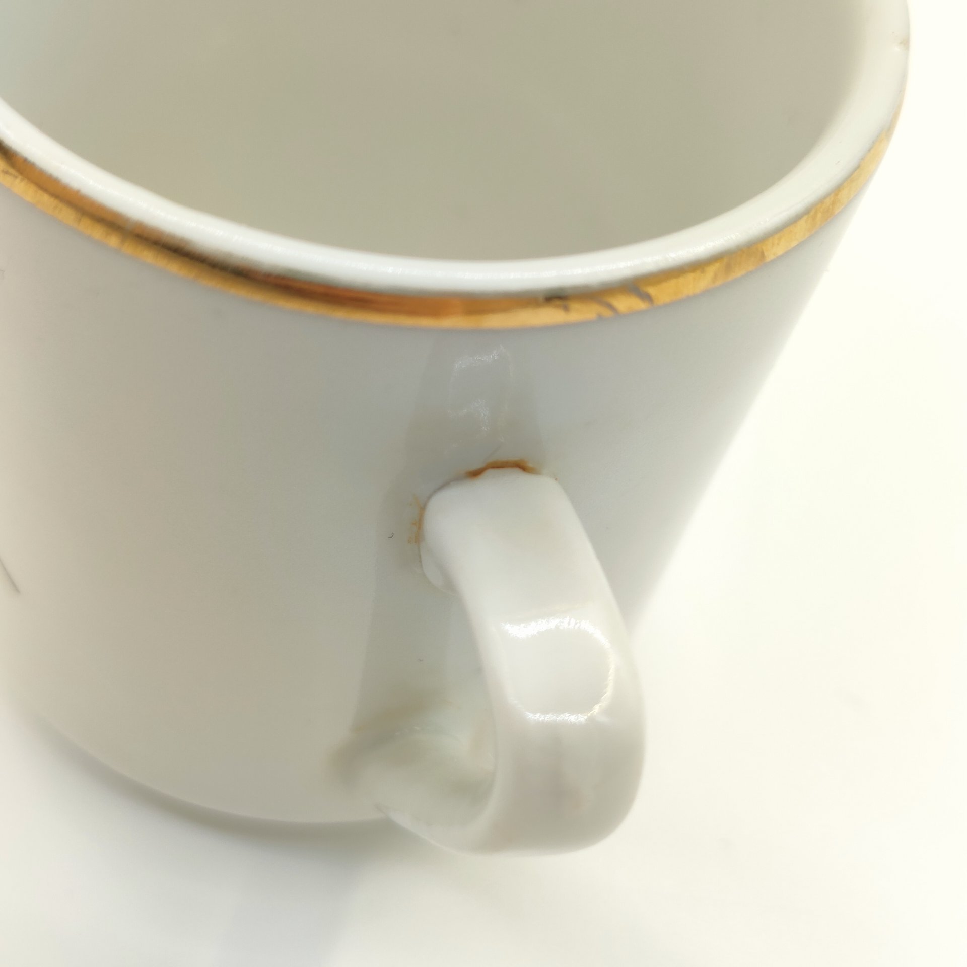 Набор из пары миниатюрных чашек и молочника с цветочным декором (детский набор), фарфор, деколь, золочение, СССР, 1970-1990 гг.