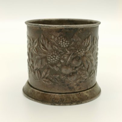 Подстаканник "Ягоды", мельхиор (медь-никель), Мстерская художественная фабрика  «Ювелир», СССР, 1950-1980 гг.