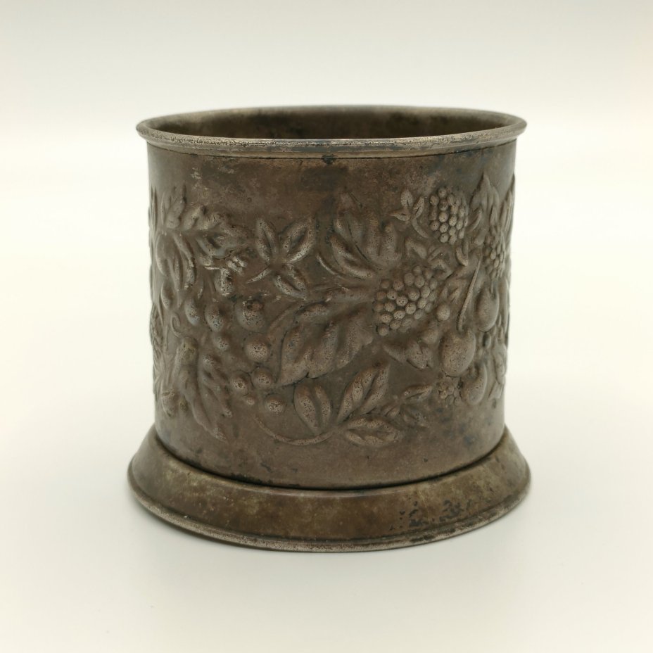 Подстаканник "Ягоды", мельхиор (медь-никель), Мстерская художественная фабрика  «Ювелир», СССР, 1950-1980 гг.