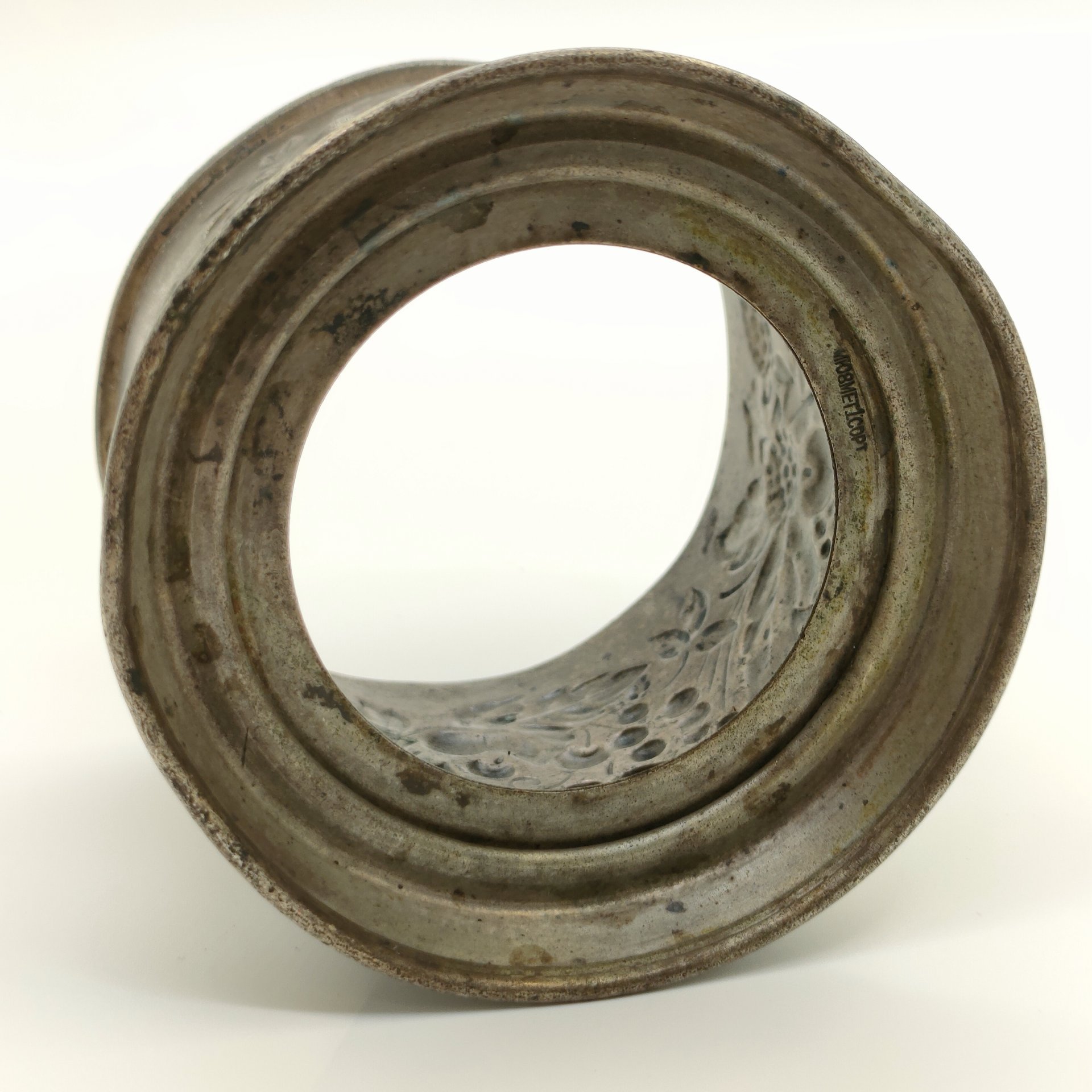 Подстаканник "Ягоды", мельхиор (медь-никель), Мстерская художественная фабрика  «Ювелир», СССР, 1950-1980 гг.