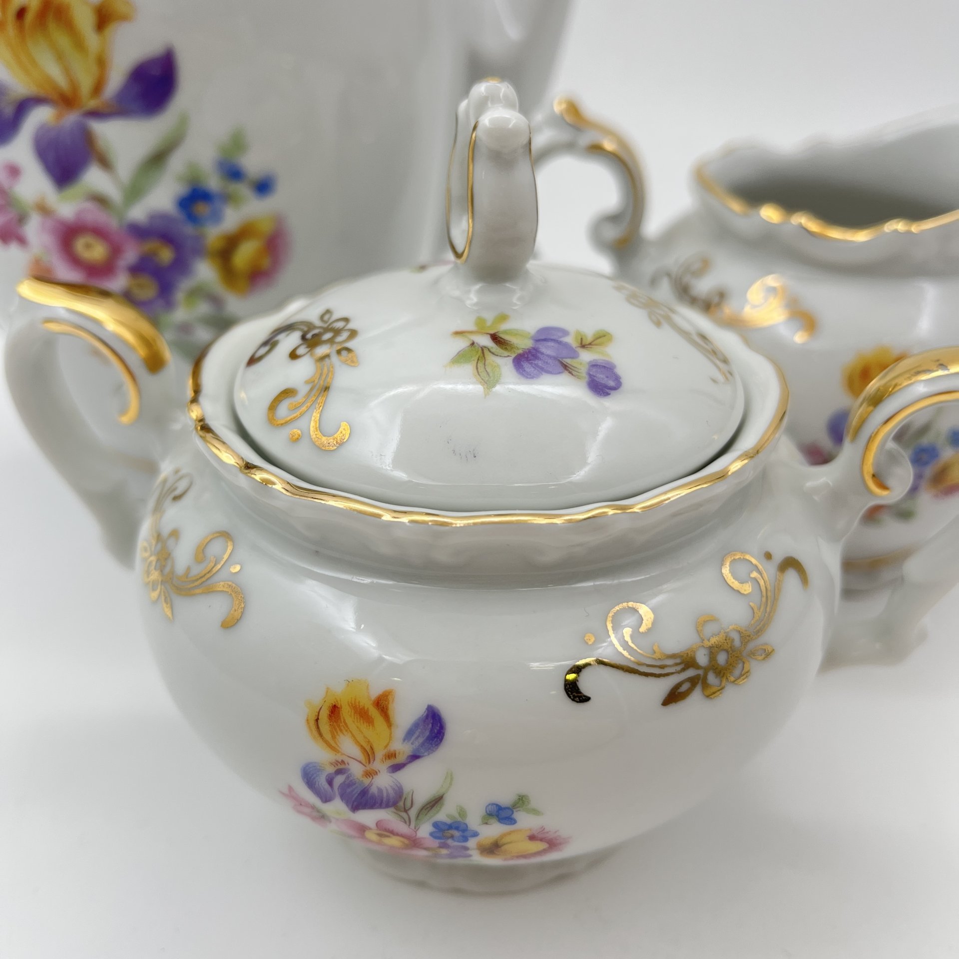 Набор кофейный "Мейсенский букет" (3 предмета), фарфор, деколь, золочение, Kahla, Германия, 1937-1956 гг.