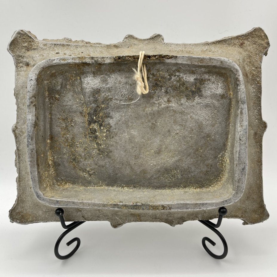 Панно настенное, декорированное рельефным изображением пейзажа с замком