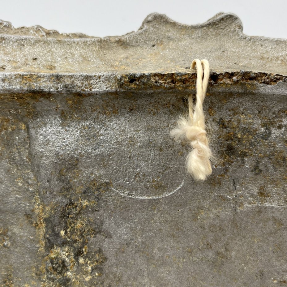 Панно настенное, декорированное рельефным изображением пейзажа с замком