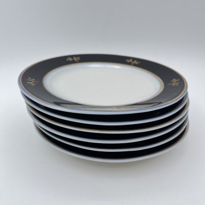 Набор десертных тарелок с кобальтовым кантом и золотистым растительным декором на 6 персон, фарфор, крытье, золочение, Дмитровский фарфоровый завод (ДФЗ Вербилки), СССР, 1954-1965 гг.