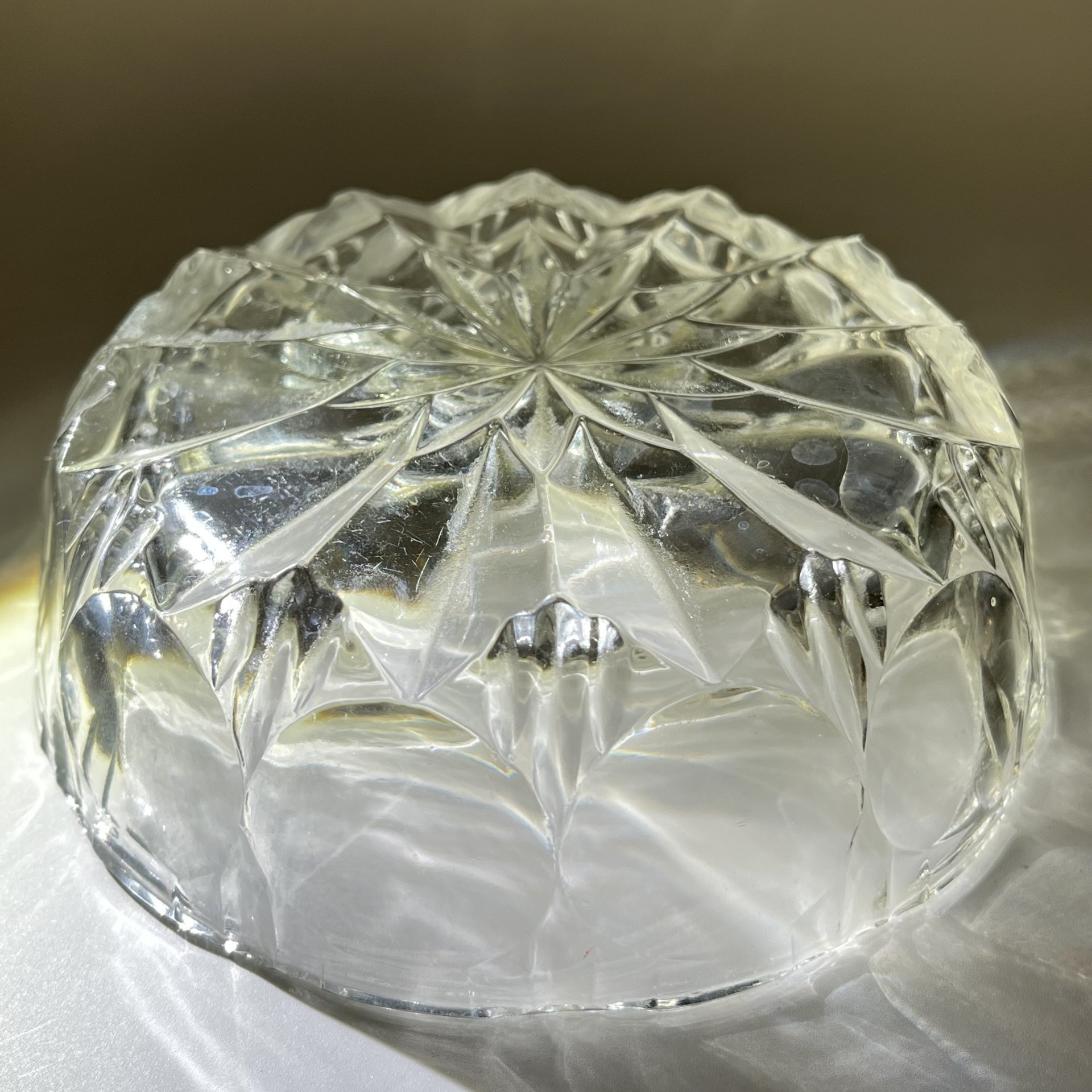 Конфетница с резным декором, хрусталь, алмазная грань