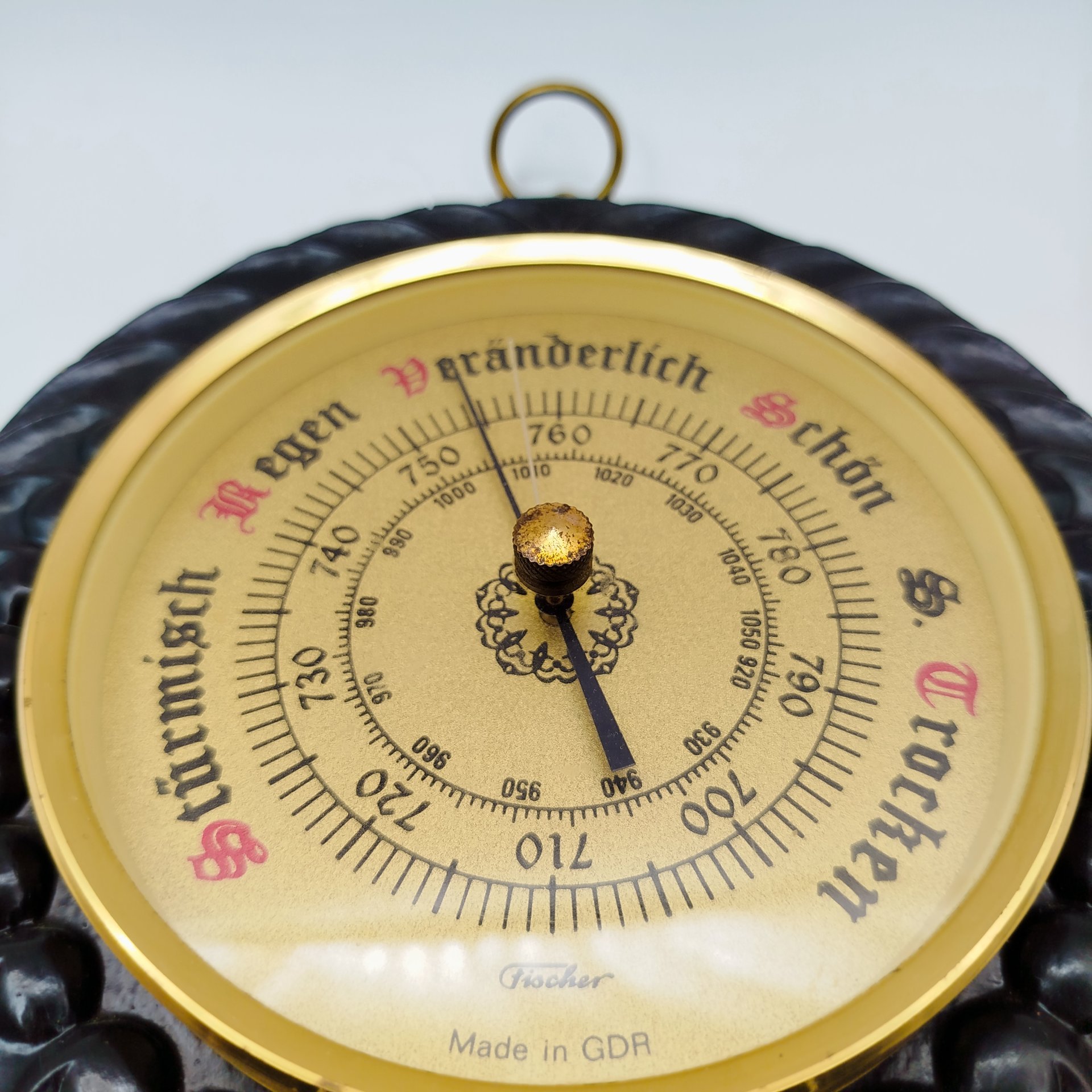 Барометр круглой формы, настенный, фирма Фишер (Ficher)