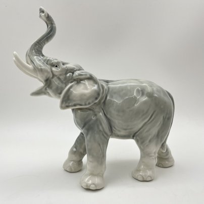 Статуэтка "Слон с поднятым хоботом вверх", фарфор, роспись, Gräfenthal (Графенталь), Германия, 1972-1990 гг.