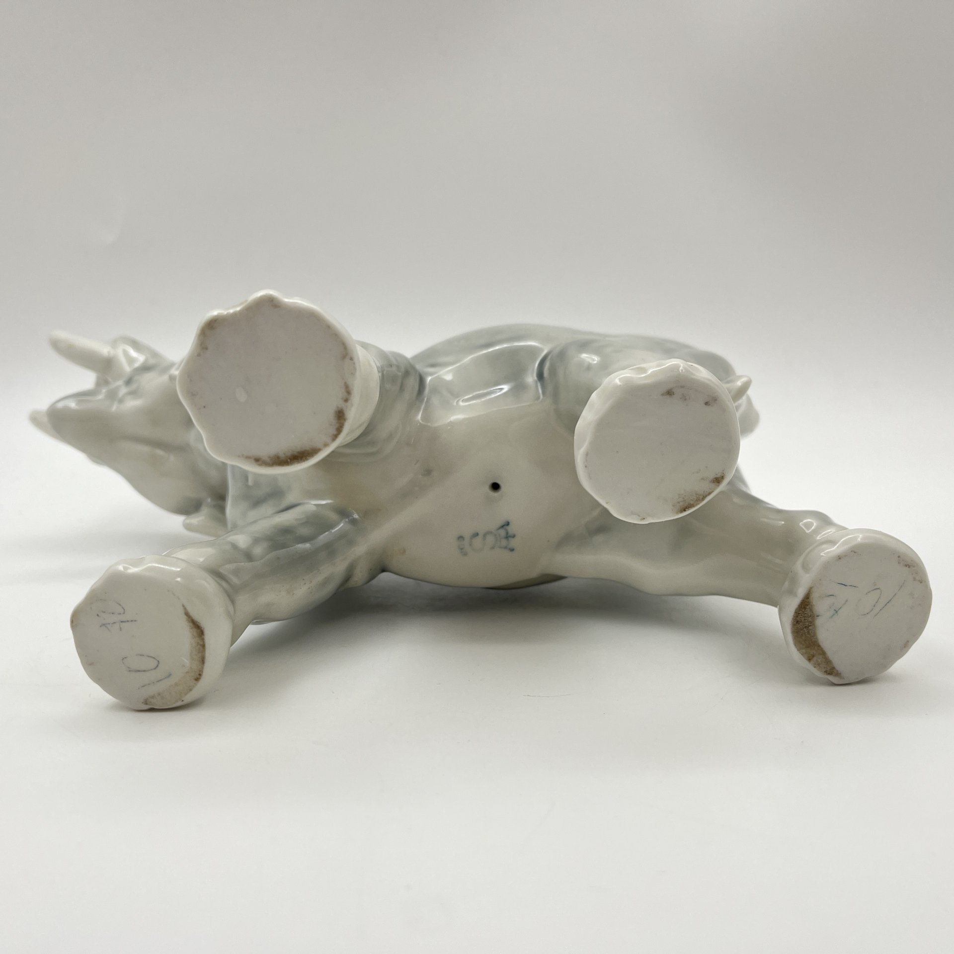 Статуэтка "Слон с поднятым хоботом вверх", фарфор, роспись, Gräfenthal (Графенталь), Германия, 1972-1990 гг.