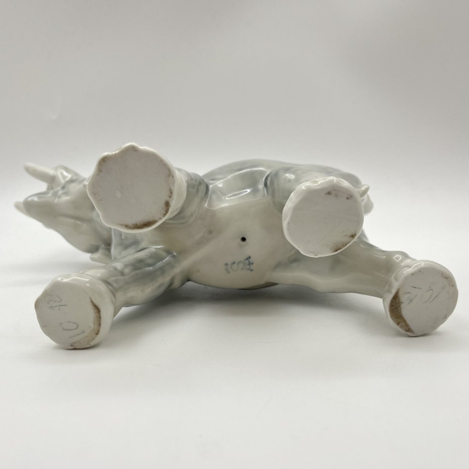 Статуэтка "Слон с поднятым хоботом вверх", фарфор, роспись, Gräfenthal (Графенталь), Германия, 1972-1990 гг.