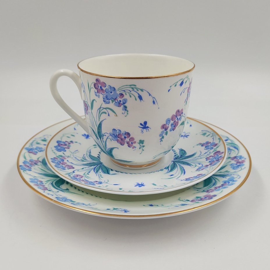 Кофейное трио "Незабудки", автор формы "Ландыш" Э.М. Криммер, фарфор, деколь, золочение, Ленинградский фарфоровый завод (ЛФЗ), СССР, 1970-1992 гг.
