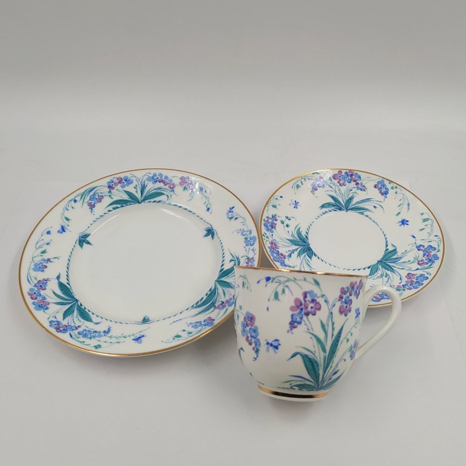 Кофейное трио "Незабудки", автор формы "Ландыш" Э.М. Криммер, фарфор, деколь, золочение, Ленинградский фарфоровый завод (ЛФЗ), СССР, 1970-1992 гг.