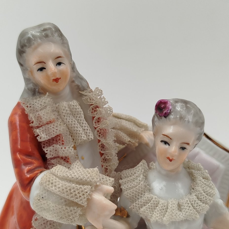 Статуэтка "Дама с кавалером"