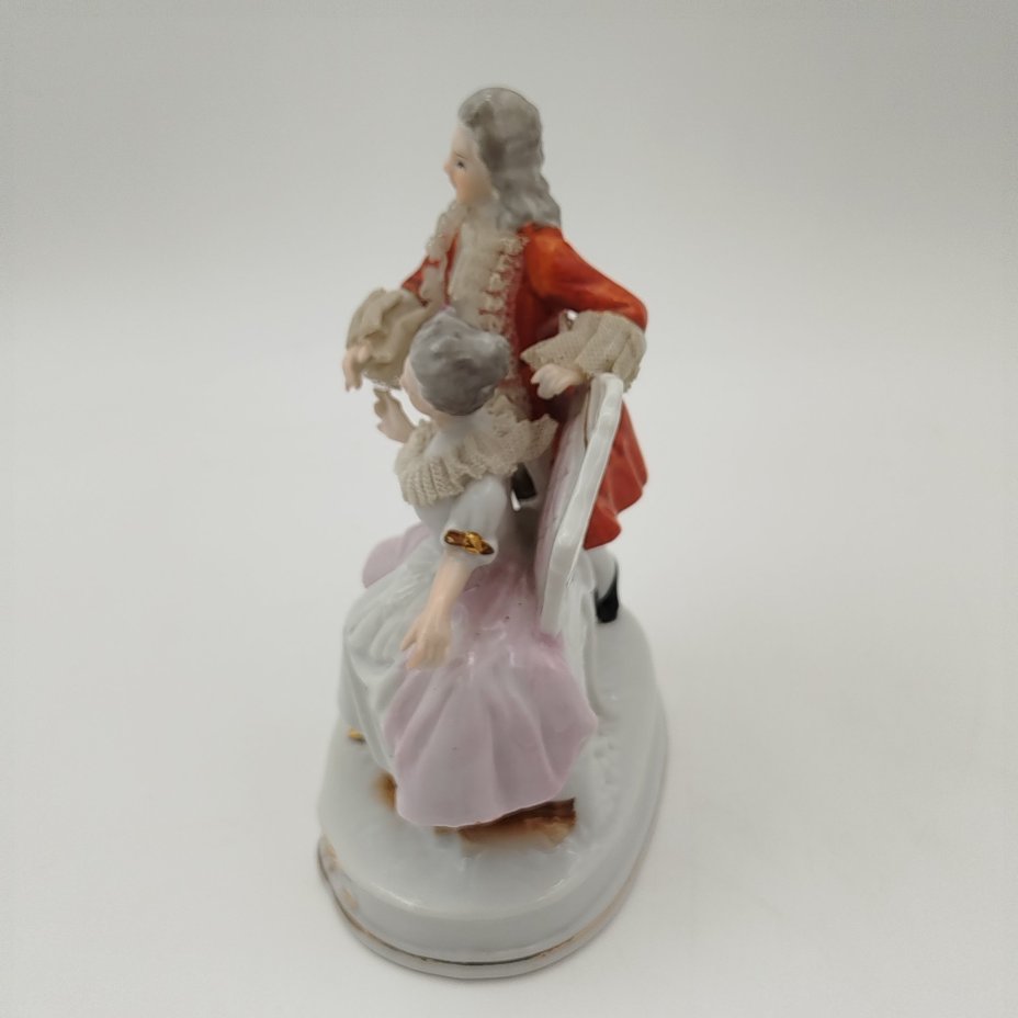 Статуэтка "Дама с кавалером"