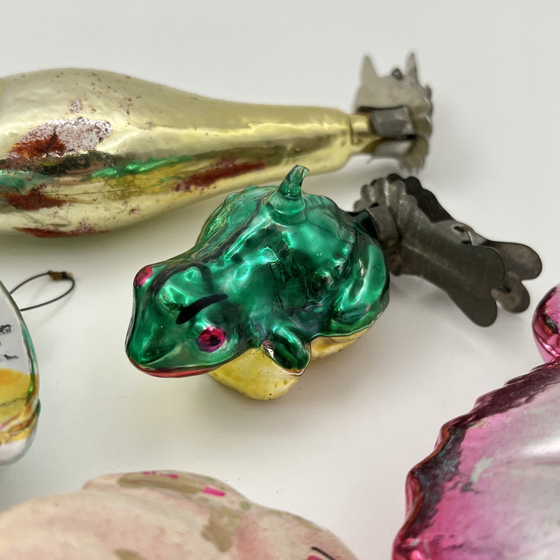 Набор винтажных елочных игрушек "Животные, птицы, рыбы и жуки"  (8 шт.), стекло, роспись, СССР, 1950-1980 гг.