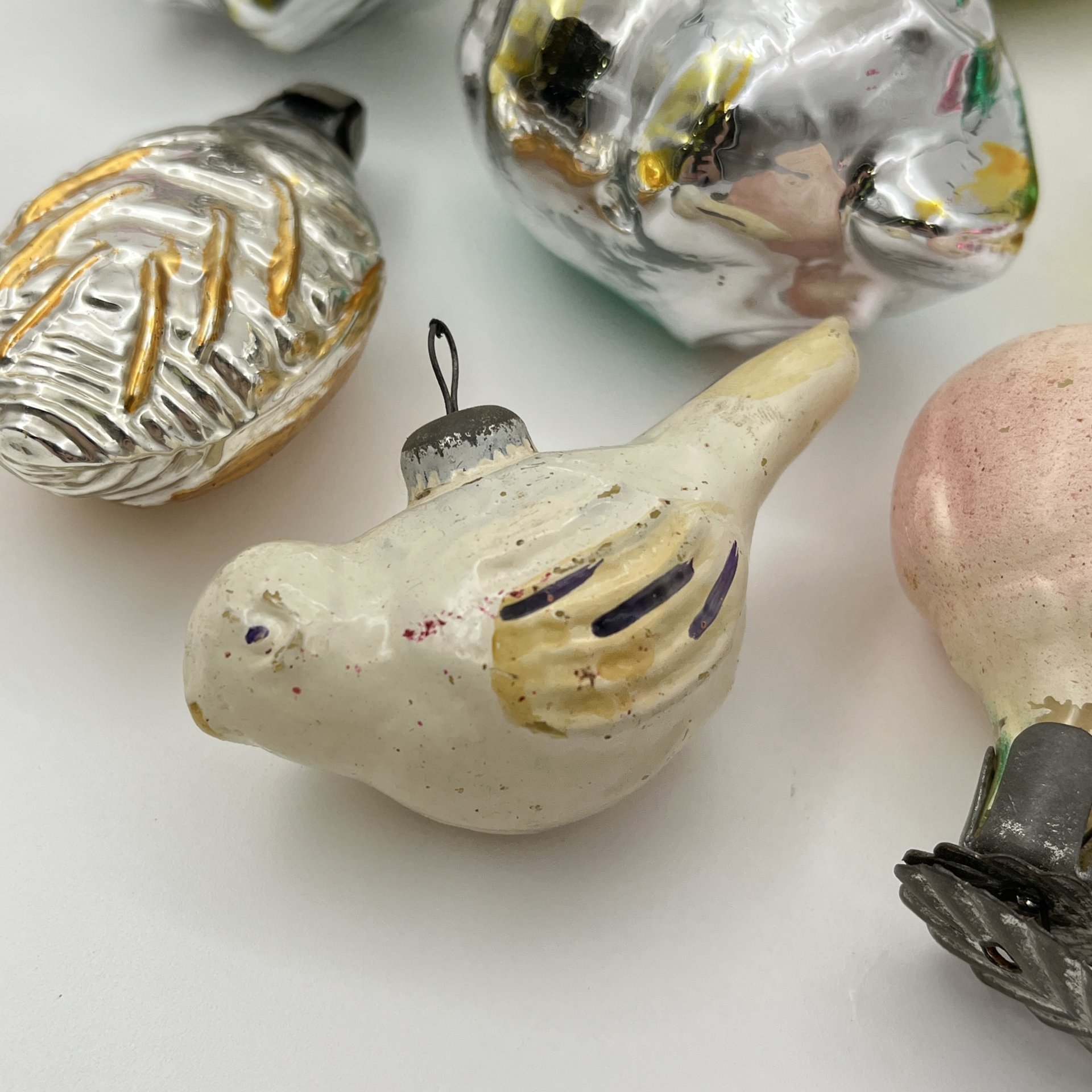 Набор винтажных елочных игрушек "Животные, птицы, рыбы и жуки"  (8 шт.), стекло, роспись, СССР, 1950-1980 гг.