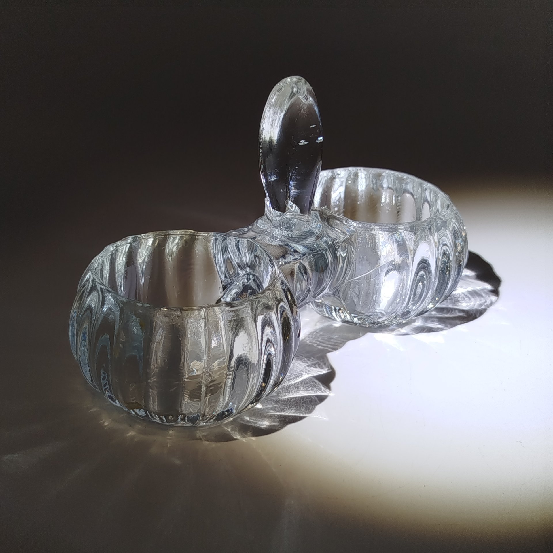 Солонка двойная (открытая) с ручкой, стекло, Западная Европа, 1930-1950 гг.