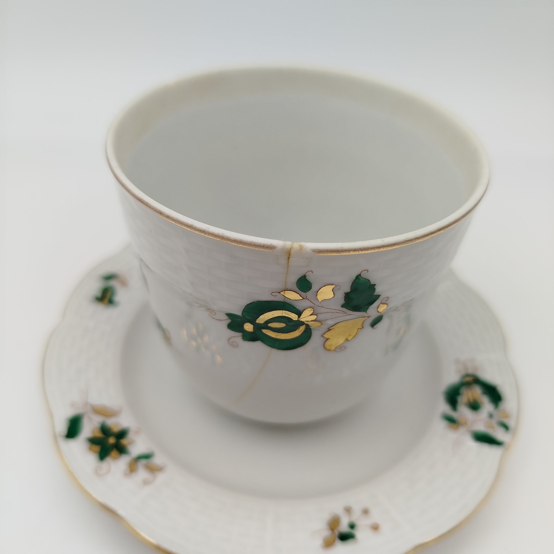 Соусник (горчичница) с растительным декором на подставке, фарфор, роспись, золочение, Herend (Херенд), Венгрия, 1960-1990 гг.