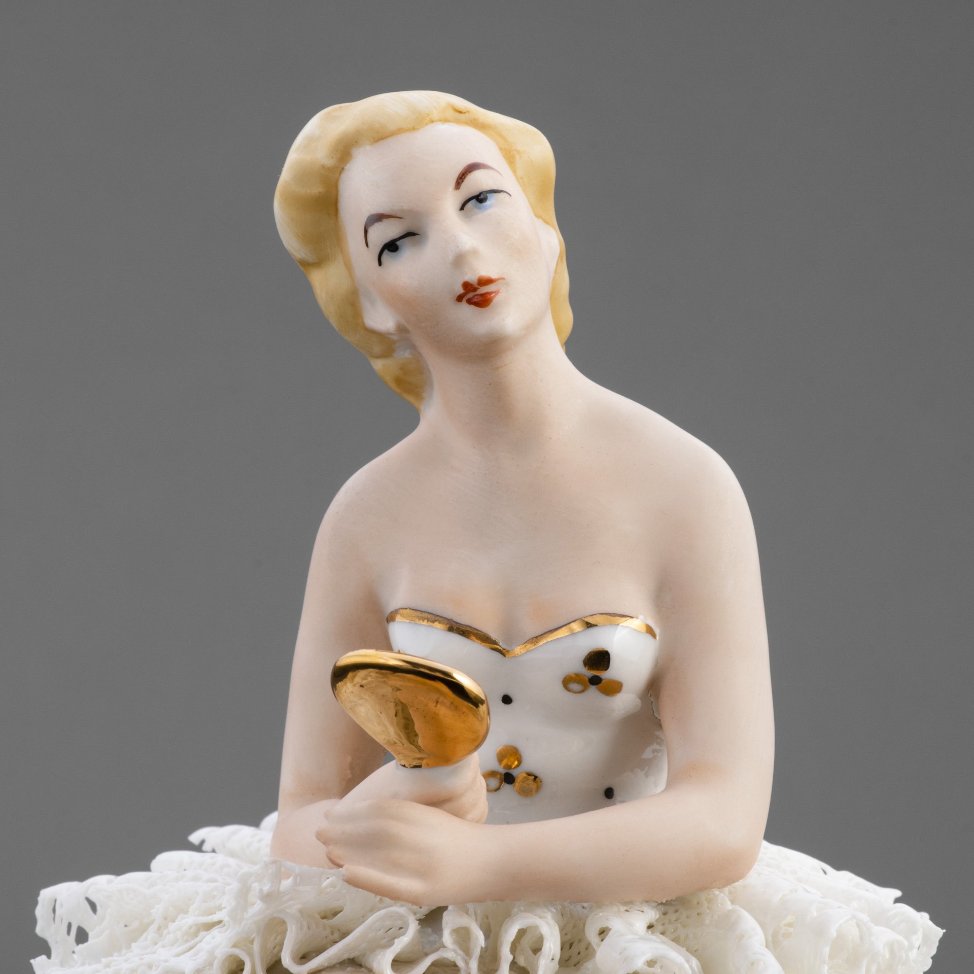 Статуэтка "Танцовщица с зеркалом", VEB Porzellanfiguren Lippelsdorf (Липпельсдорф)