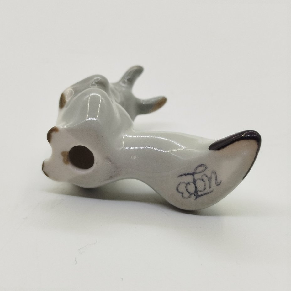 Статуэтка "Белочка", скульптор Н.Е. Муратов, фарфор, роспись, Ленинградский фарфоровый завод (ЛФЗ), СССР, 1960-1980 гг.