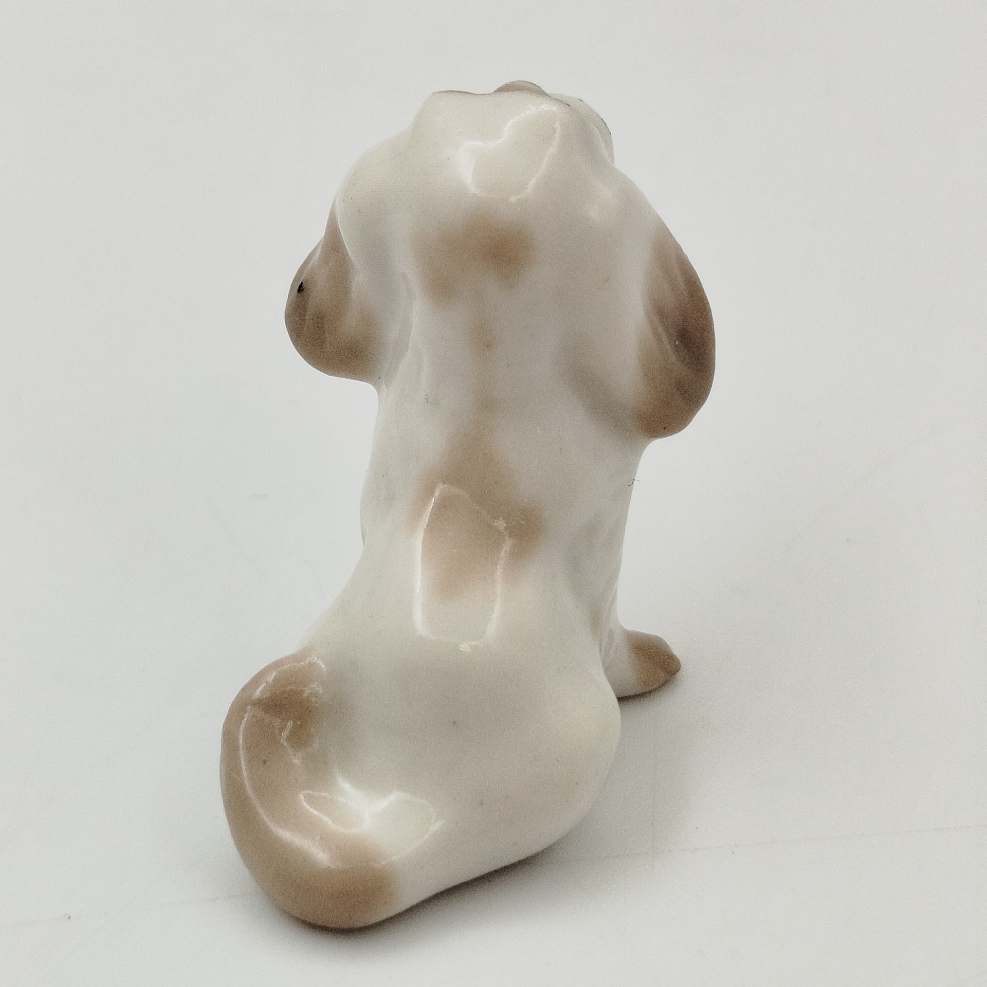 Статуэтка "Болонка", скульптор Н.Е. Муратов, фарфор, Ленинградский фарфоровый завод (ЛФЗ), СССР, 1960-1990 гг.