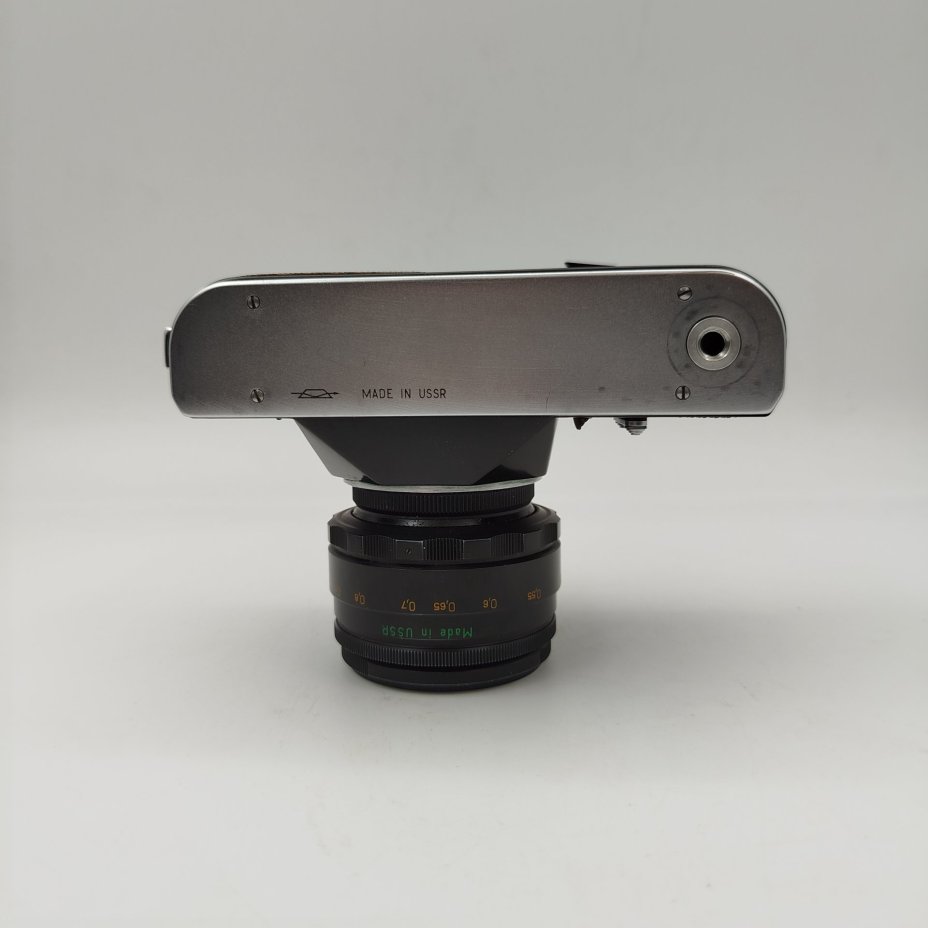 Фотоаппарат "Зенит-Е" с объективом "Гелиос-44-2" в оригинальном кофре, металл, стекло, пластик, кожа, Красногорский механический завод (КМЗ), СССР, 1975 г.