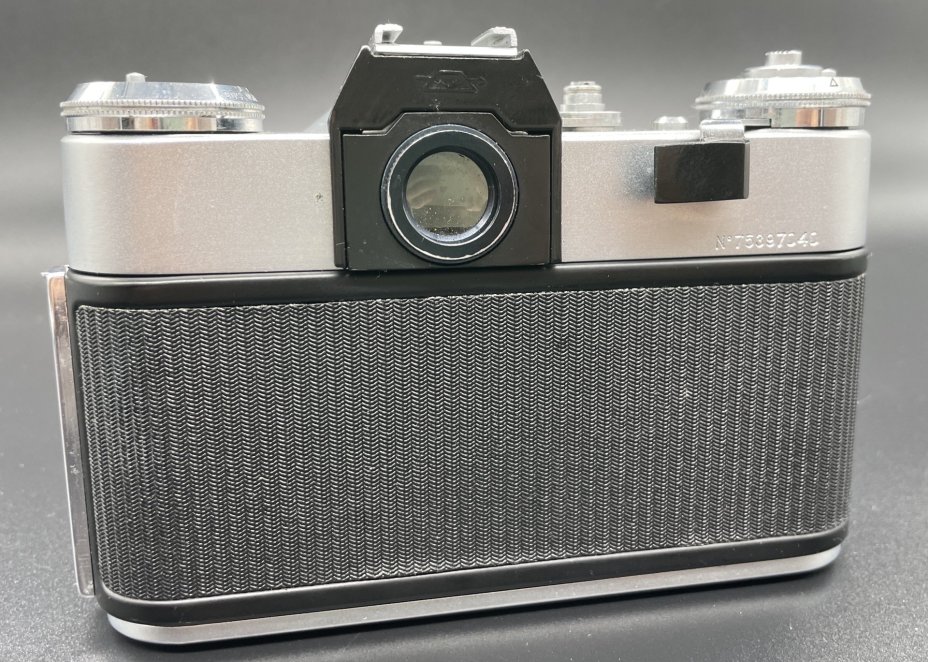Фотоаппарат "Зенит-Е"  с объективом "Гелиос-44-2" в оригинальном кофре, Красногорский механический завод (КМЗ)