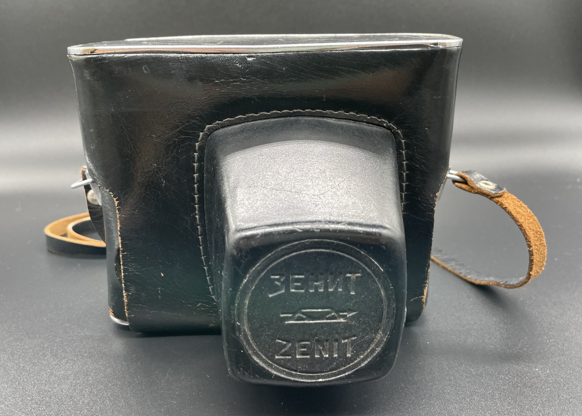 Фотоаппарат "Зенит-Е"  с объективом "Гелиос-44-2" в оригинальном кофре, Красногорский механический завод (КМЗ)
