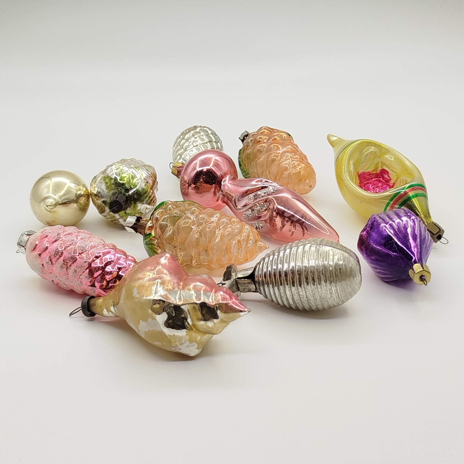 Набор из 11-ти ёлочных игрушек разной формы и размера