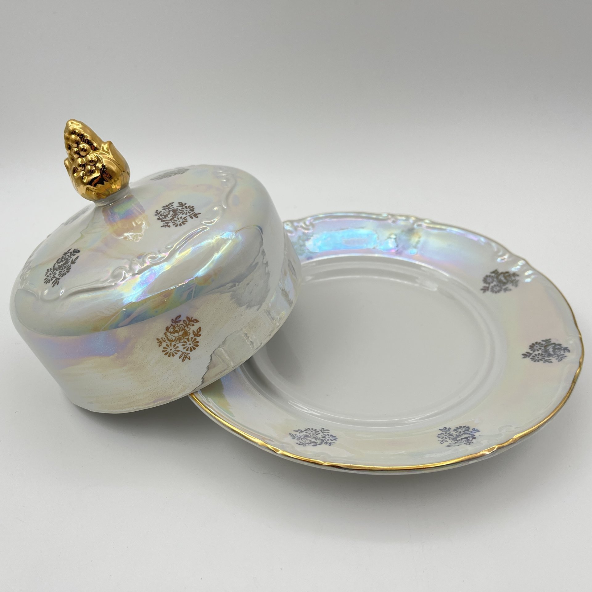 Маслёнка из сервиза "Мадонна", фарфор, люстр, золочение, Kahla, ГДР, 1967-1987 гг.