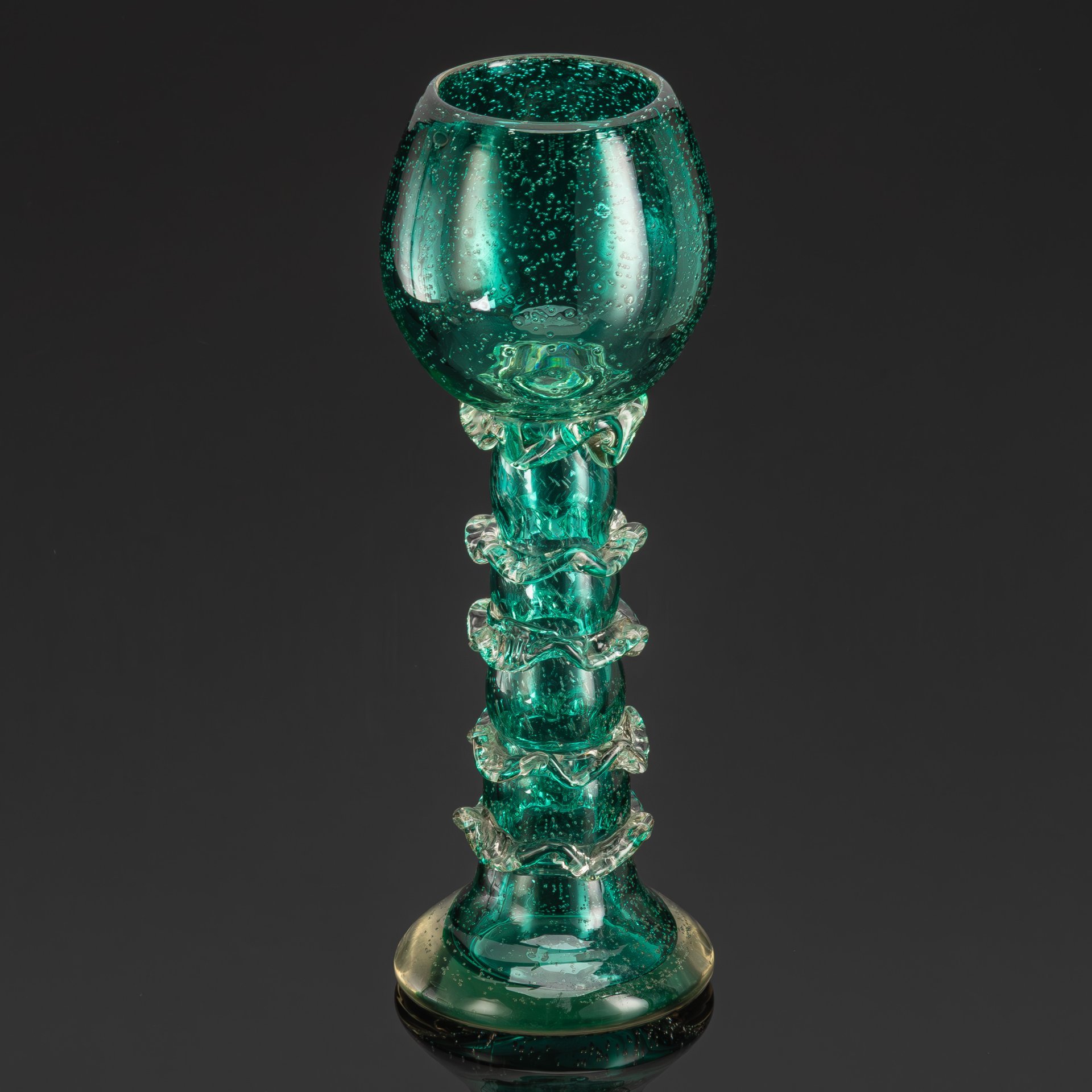 Кубок (бокал) в форме ремера, стекло, гутная техника, бульгазе, СССР, 1970-1990 гг.