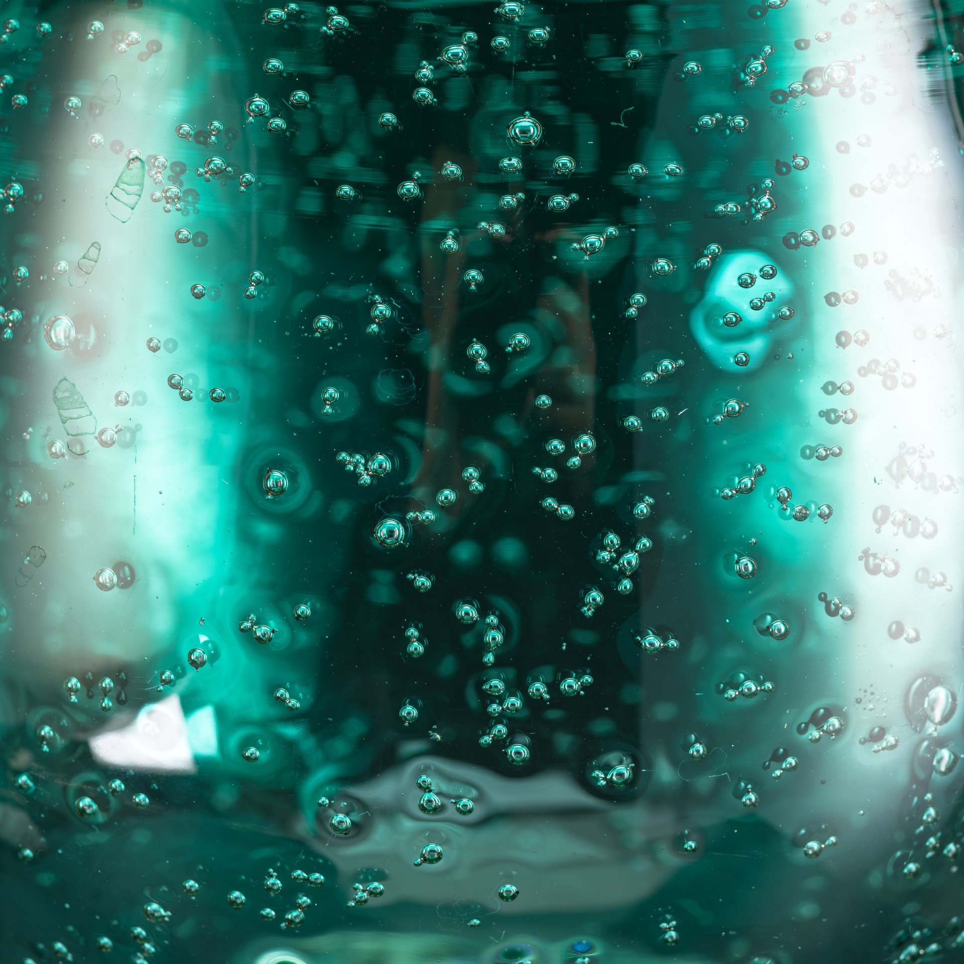 Кубок (бокал) в форме ремера, стекло, гутная техника, бульгазе, СССР, 1970-1990 гг.