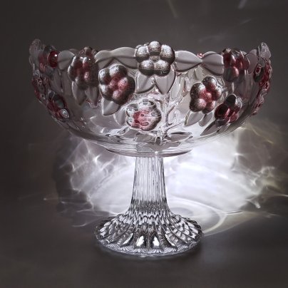 Фруктовница с цветочным рельефным декором