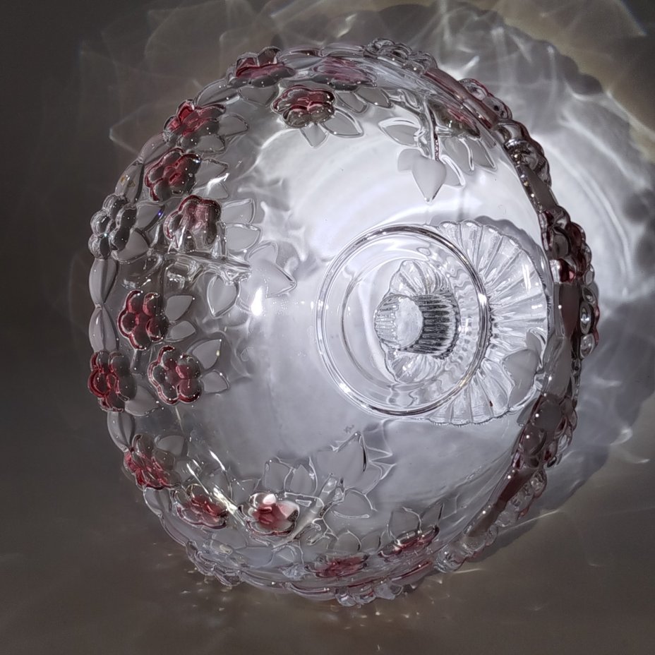 Фруктовница с цветочным рельефным декором