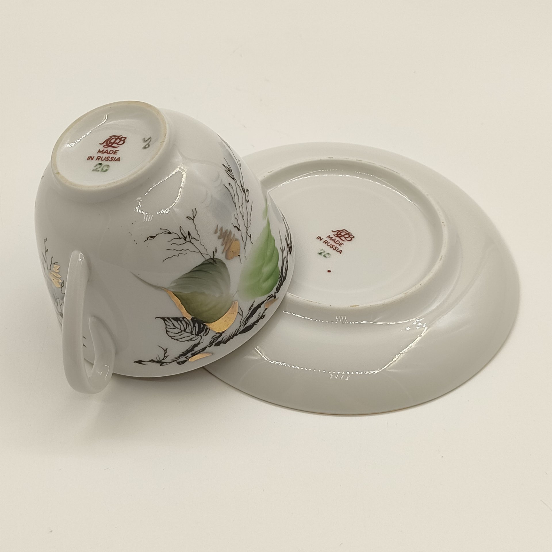 Пара чайная "Берёзка", автор формы "Весенняя" Яковлева С.Е., автор рисунка Семенова А.Н., фарфор, деколь с подрисовкой, золочение, Ленинградский фарфоровый завод (ЛФЗ), Российская Федерация, 1991-2012 гг.