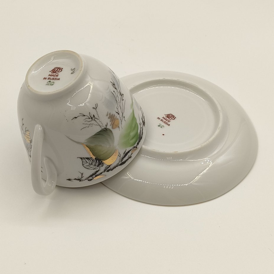 Пара чайная "Берёзка", автор формы "Весенняя" Яковлева С.Е., автор рисунка Семенова А.Н., фарфор, деколь с подрисовкой, золочение, Ленинградский фарфоровый завод (ЛФЗ), Российская Федерация, 1991-2012 гг.
