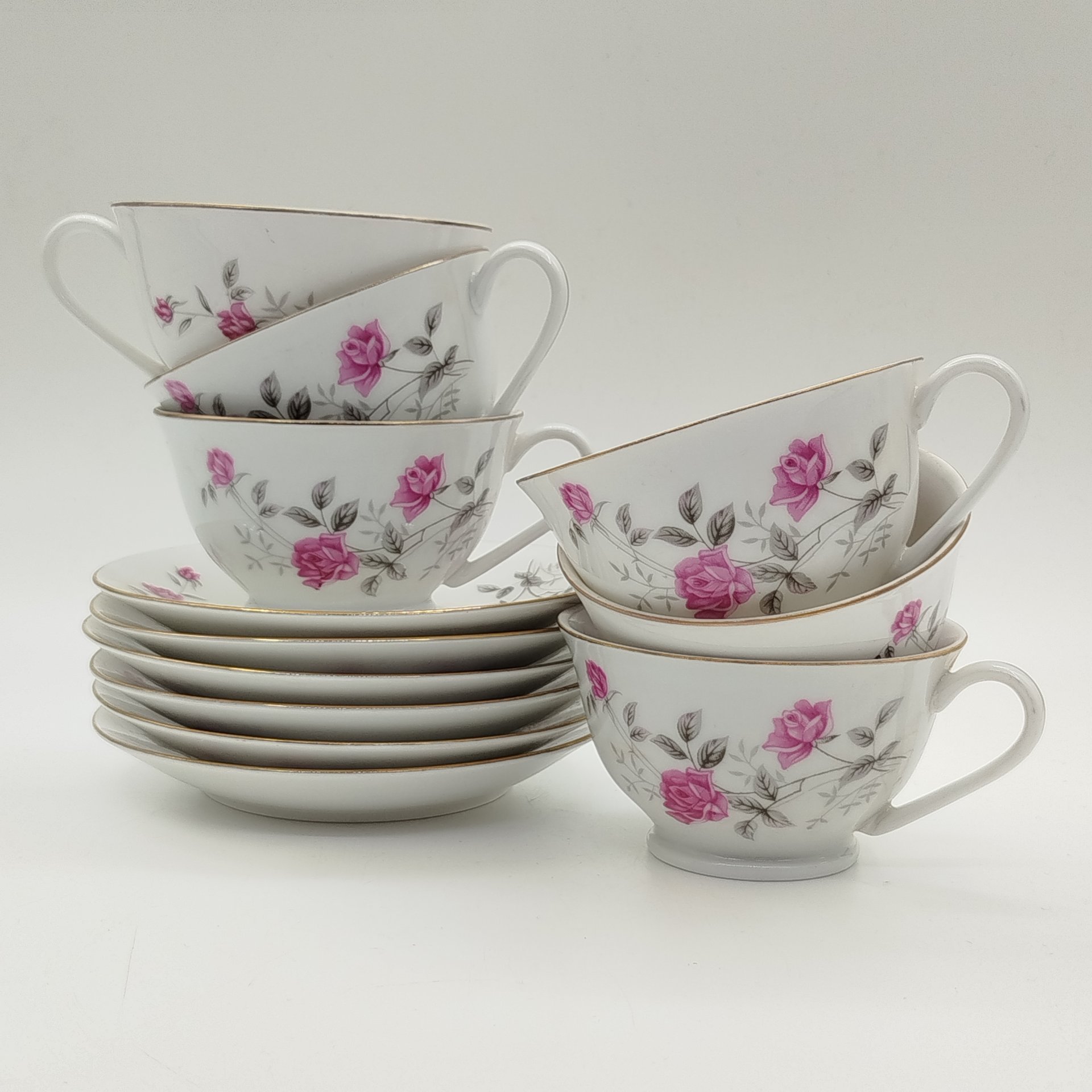 Набор из 6-ти чайных пар с изображением роз, фарфор, деколь, золочение, Китай, 1960-1980 гг.