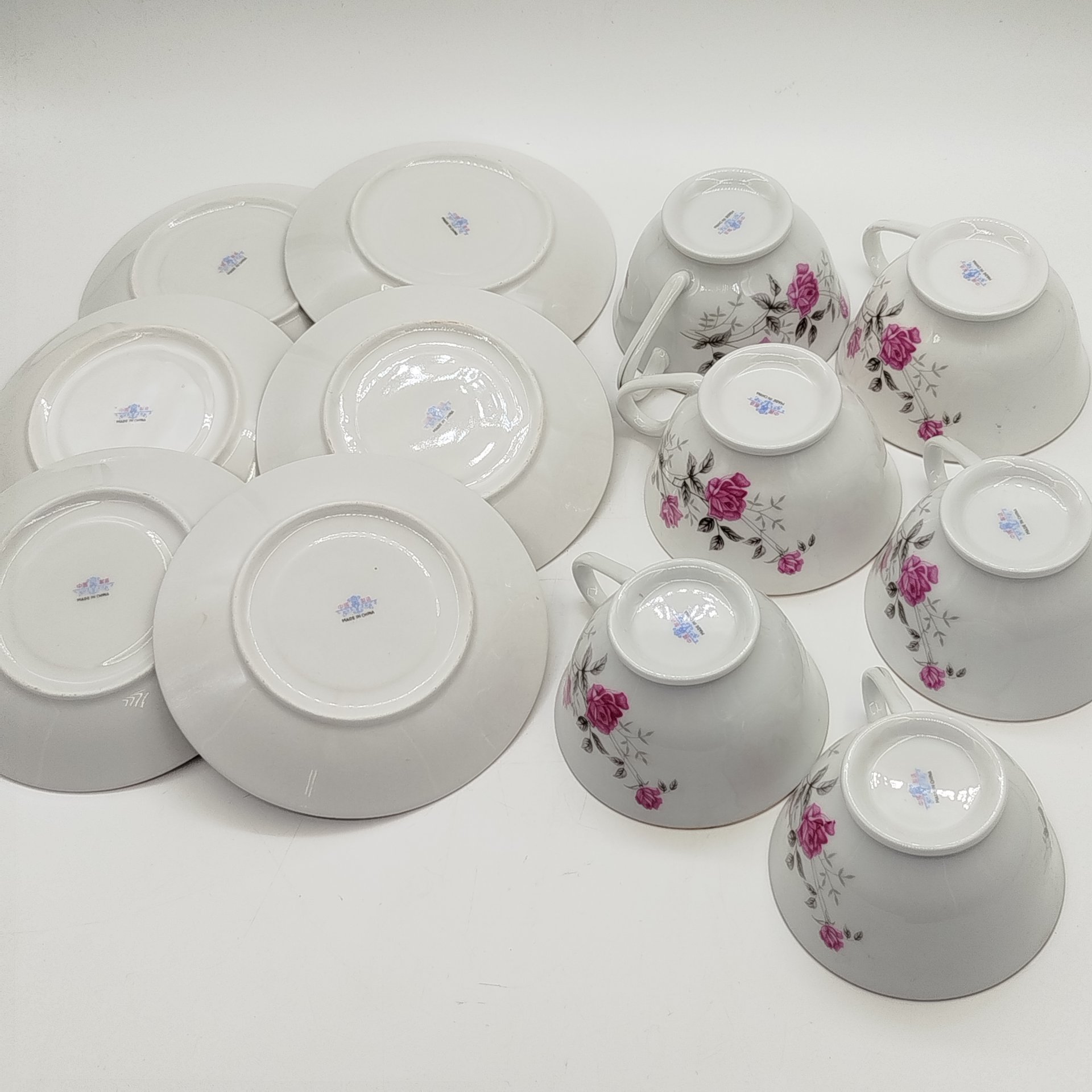 Набор из 6-ти чайных пар с изображением роз, фарфор, деколь, золочение, Китай, 1960-1980 гг.