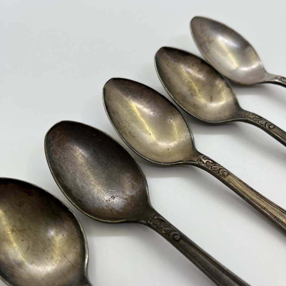 Набор из 5-ти чайных ложек с растительным декором, мНЦ (медь-никель-цинк), Кольчугинский завод цветных металлов, СССР, 1950-1960 гг.