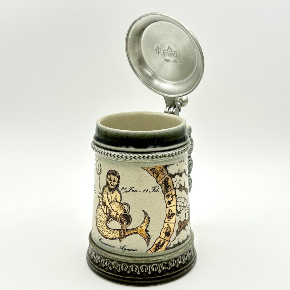 Кружка пивная с крышкой, украшенная знаком зодиака "Водолей", Gerzit Gerz