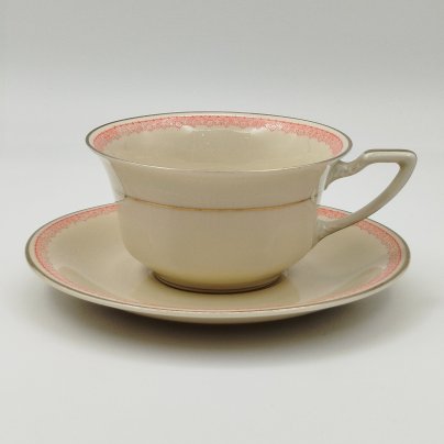 Пара чайная, украшенная растительным орнаментом, фарфор, деколь, золочение, Rosenthal (Розенталь), Германия, 1941 г.