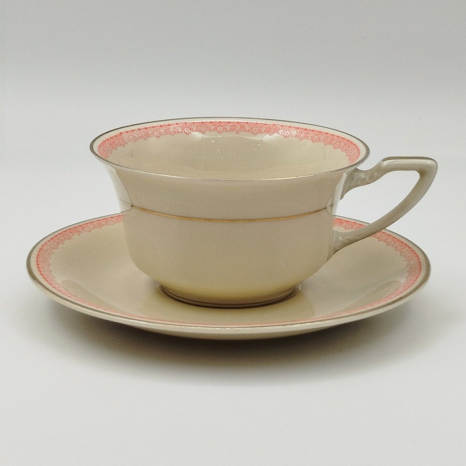 Пара чайная, украшенная растительным орнаментом, фарфор, деколь, золочение, Rosenthal (Розенталь), Германия, 1941 г.