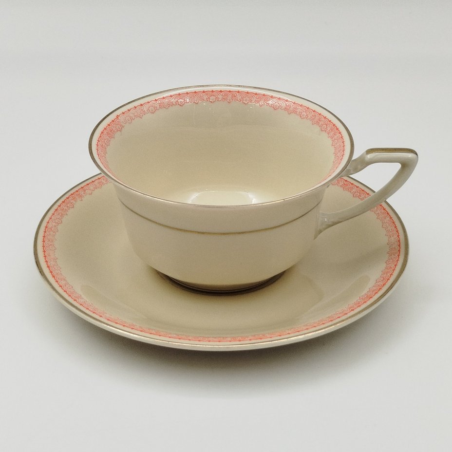 Пара чайная, украшенная растительным орнаментом, фарфор, деколь, золочение, Rosenthal (Розенталь), Германия, 1941 г.