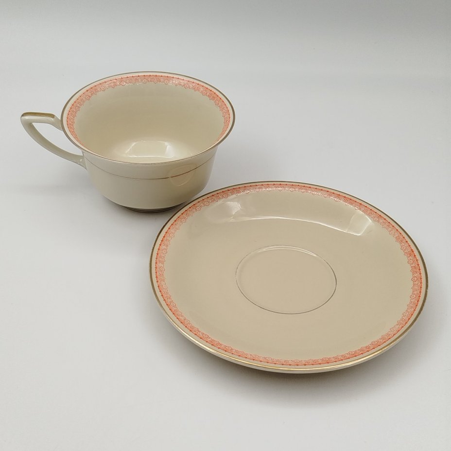 Пара чайная, украшенная растительным орнаментом, фарфор, деколь, золочение, Rosenthal (Розенталь), Германия, 1941 г.