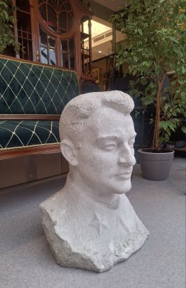 Бюст (монументальный) "Михаил Николаевич Тухачевский" (военный деятель и теоретик, военачальник РККА времён Гражданской войны, Маршал Советского Союза), скульптор Сычёв Андрей Владимирович