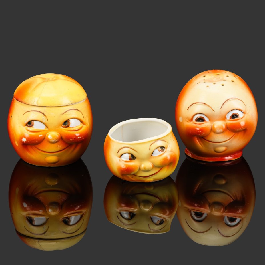 Набор для специй из трех антропоморфных предметов в виде голов, фабрика "Schafer & Vater" (предположительно)