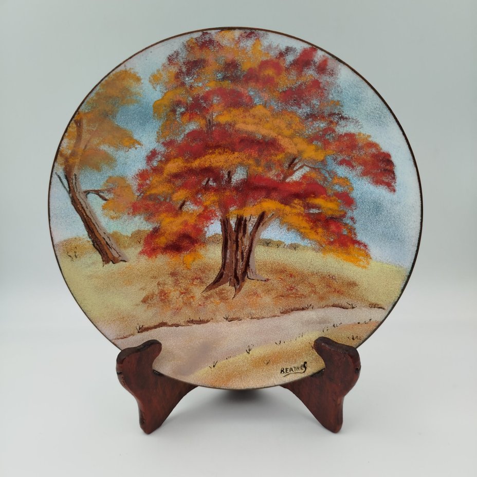 Тарелка декоративная с изображением дерева, на подставке, подпись автора (Berthe. S), металл, роспись, эмаль, Западная Европа, 1970-1990 гг.