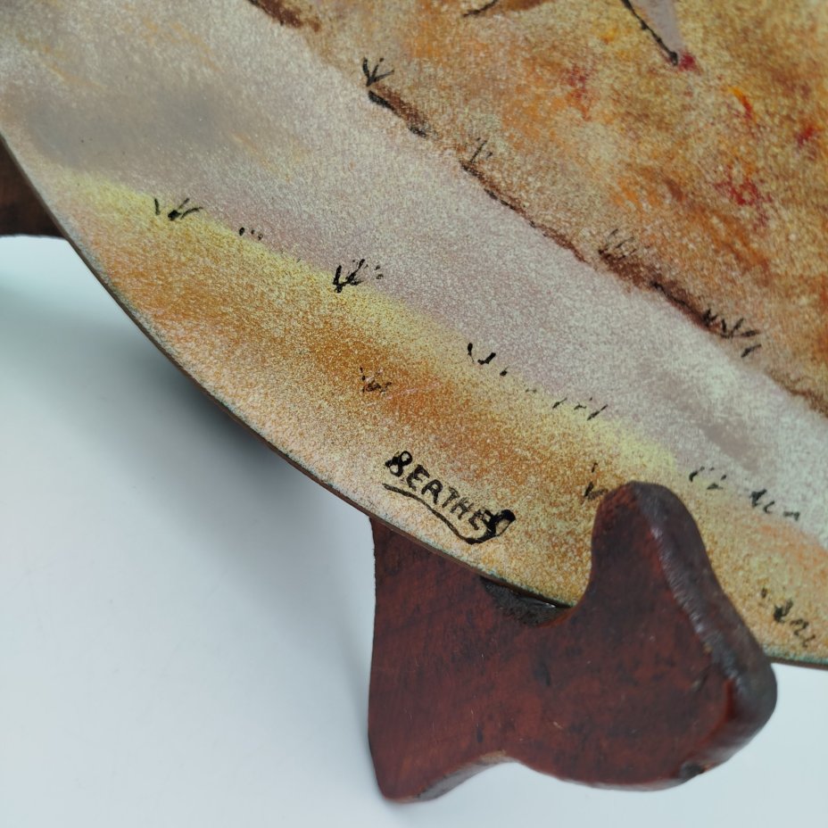 Тарелка декоративная с изображением дерева, на подставке, подпись автора (Berthe. S)