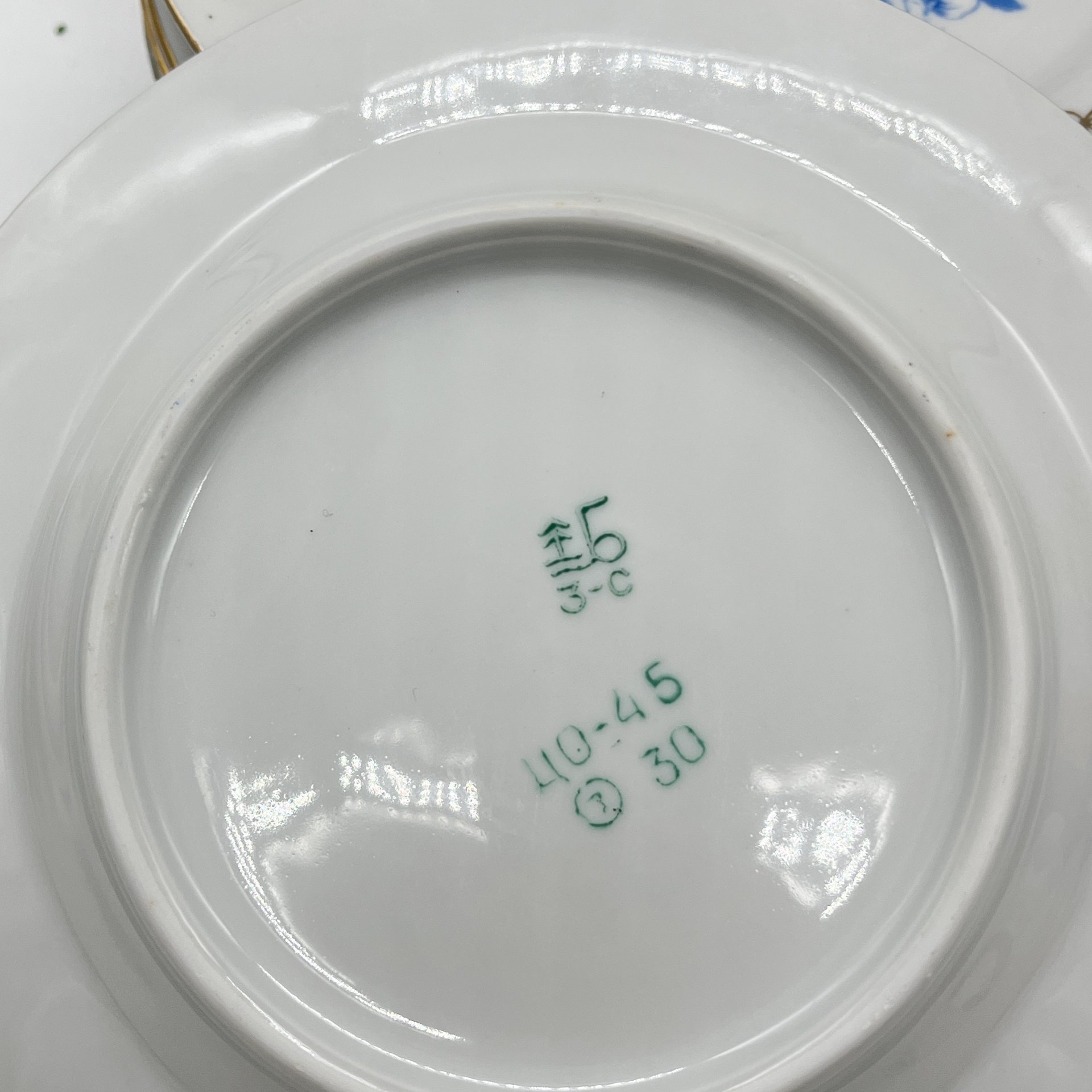 Тарелки десертные 6 шт. с цветочным декором, фарфор, деколь, золочение, Барановский фарфоровый завод, СССР, 1970-1991 гг.